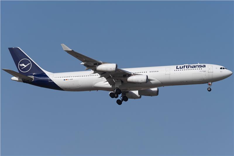 May bay Airbus A340