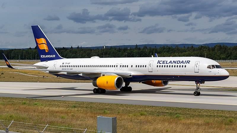 Icelandair Boeing 757-200 Icelandair