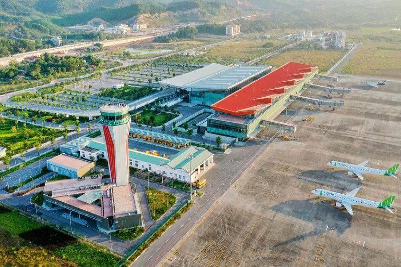 Bên ngoài sân bay Lancaster