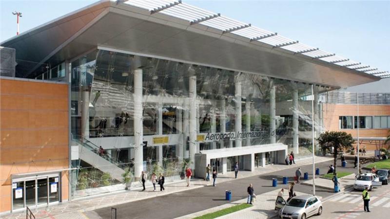 Sân bay quốc tế Naples 