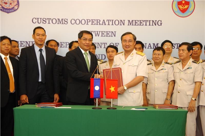 Customs Cooperation between Vietnam and Lao