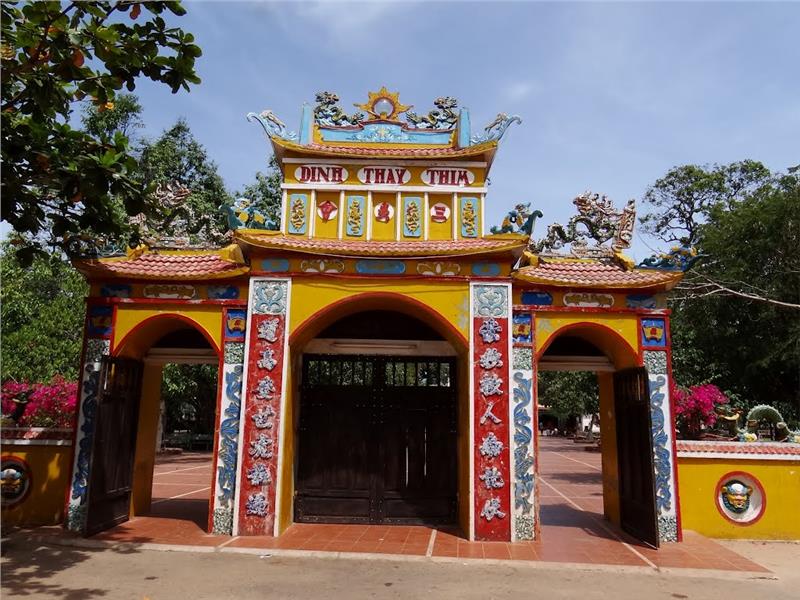 Dinh Thay Thim -  Gate