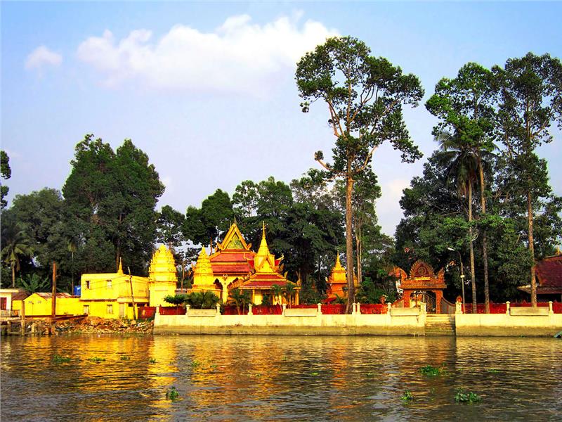 Pothi Somron Pagoda in O Mon, Can Tho