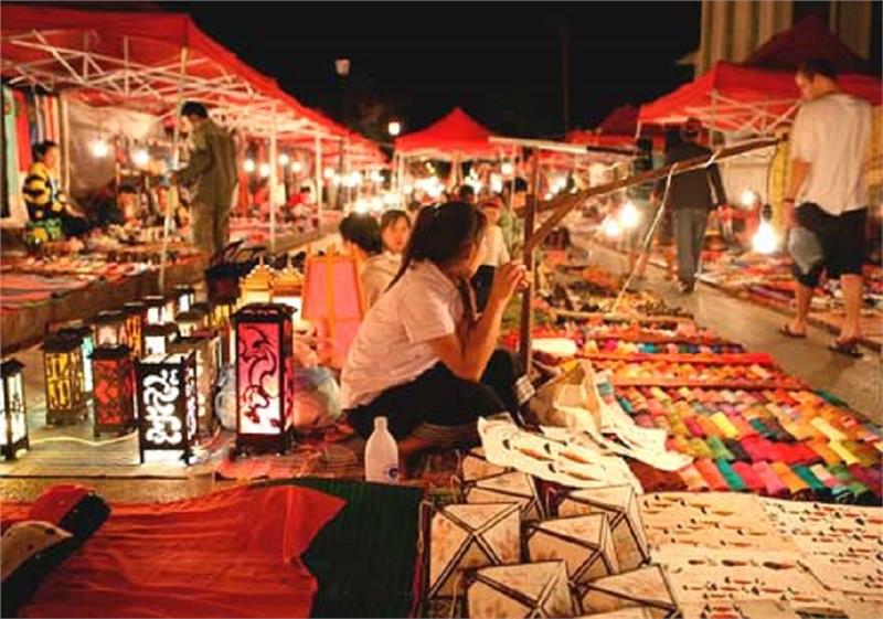 Inside Tay Do Night Market