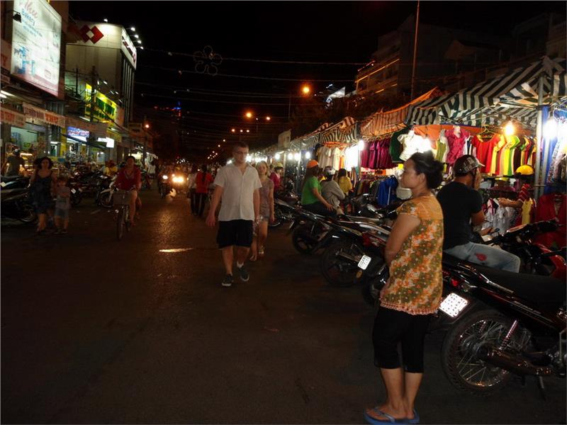Tourists at Tay Do Night Market
