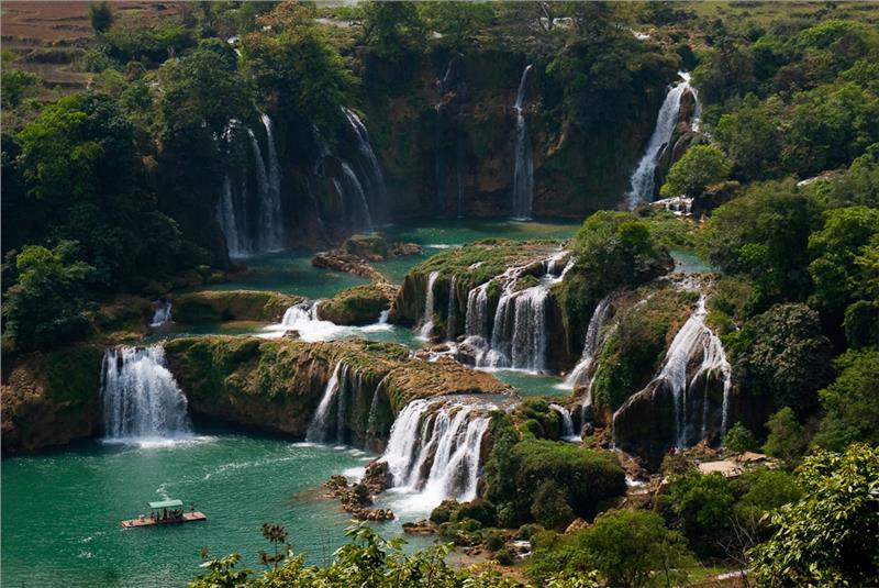 Ban Gioc - Detian Falls seen from China