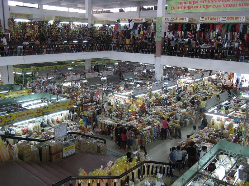 Inside Han Market Da Nang