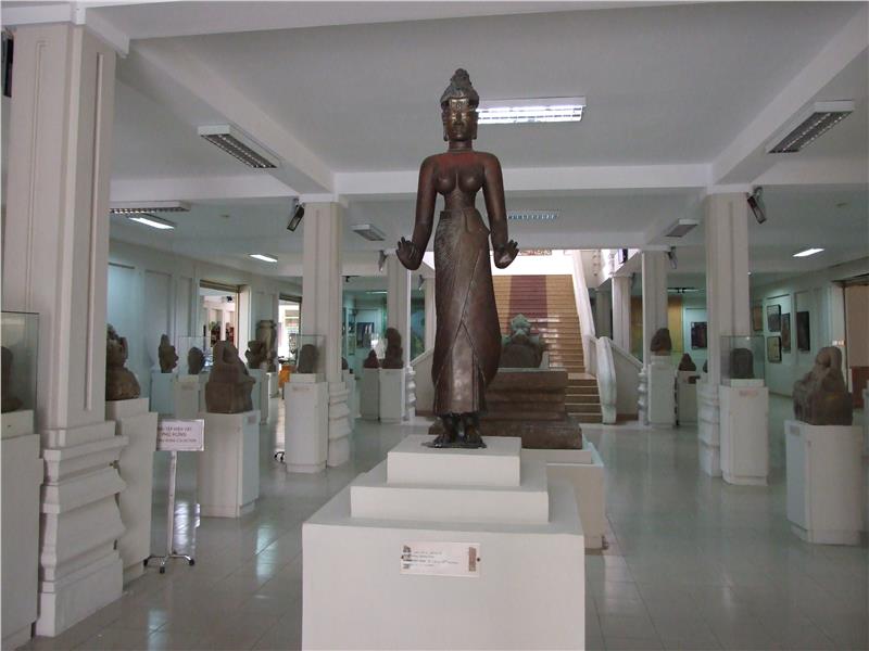 Statues in Cham Museum