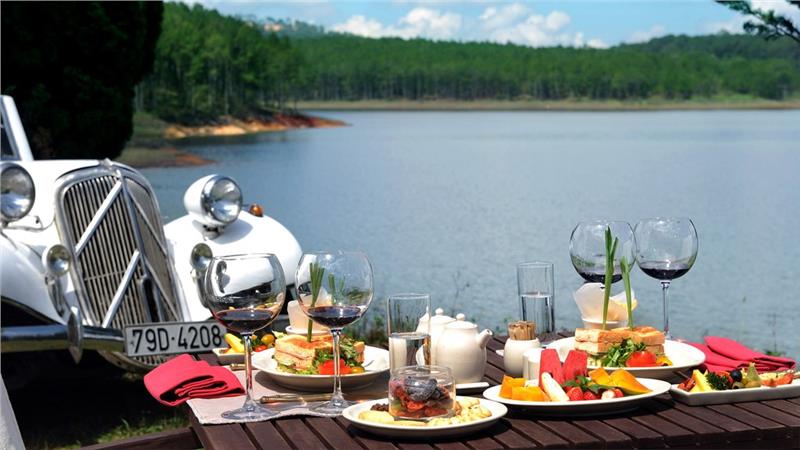 Ana Mandara Villas Dalat Resort and Spa - Outdoor dining