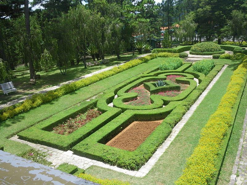Gardens in Bao Dai Summer Palace 