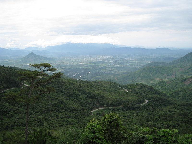 Dao Ngoan Muc (Spectacular Pass) view from the boundary of Ninh Thuan and Lam Dong