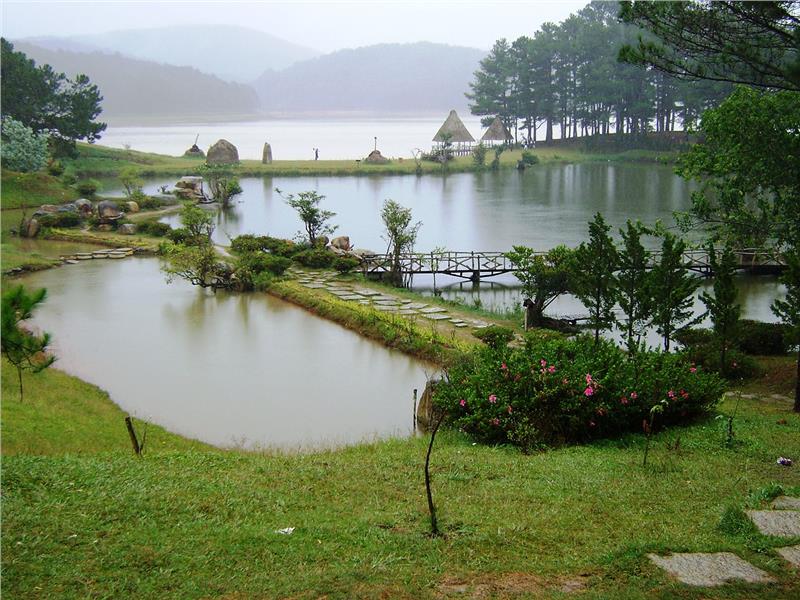 Tourist attractions in Dalat City welcome summer