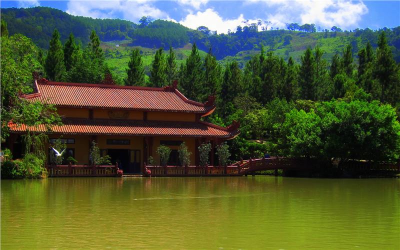 Truc Lam Monastery