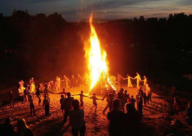 Đốt lửa đêm Đốt lửa đêm