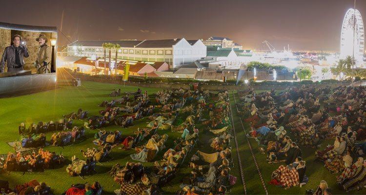 Xem phim tại rạp chiếu phim ngoài trời Galileo Xem phim tại rạp chiếu phim ngoài trời Galileo