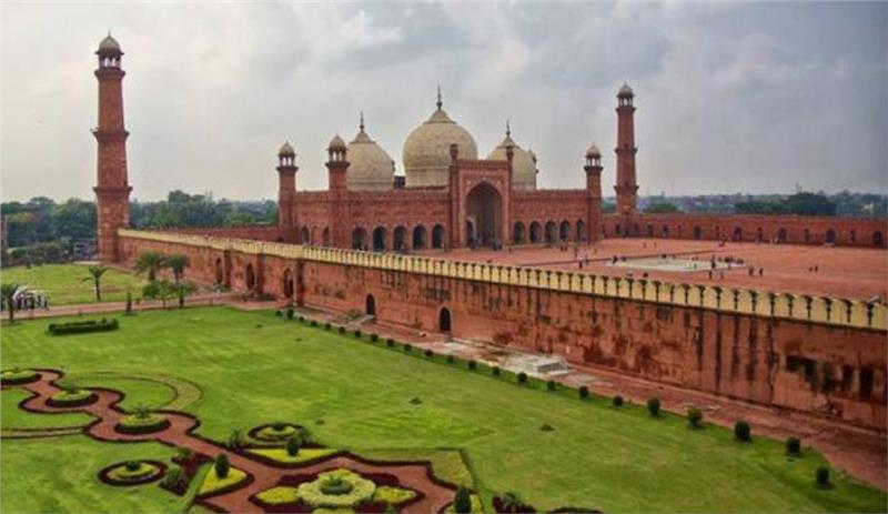 Badshahi Masjid