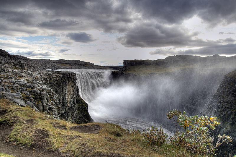 Cheap flights to Iceland