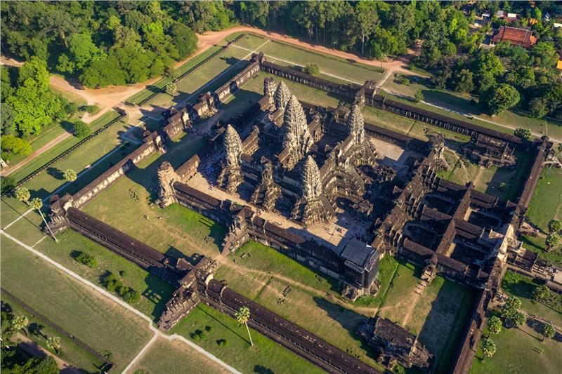 Toàn khung cảnh Angkor Wat chụp từ trên cao Toàn khung cảnh Angkor Wat chụp từ trên cao