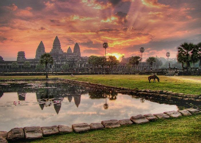 Angkor Wat – di sản UNESCO ngay sát Việt Nam mà dân du lịch không thể bỏ qua!