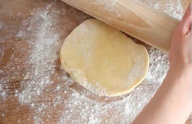 Làm vỏ bánh Làm vỏ bánh