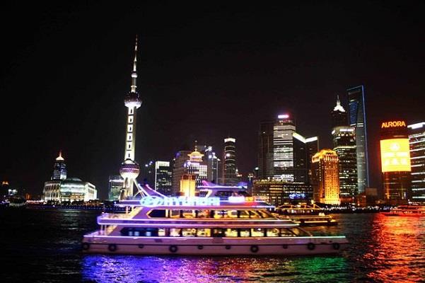 Cruise in Huangpu River