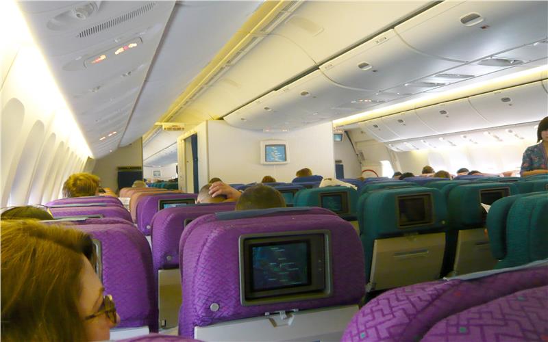 Malaysia Airlines B777-200ER economy cabin