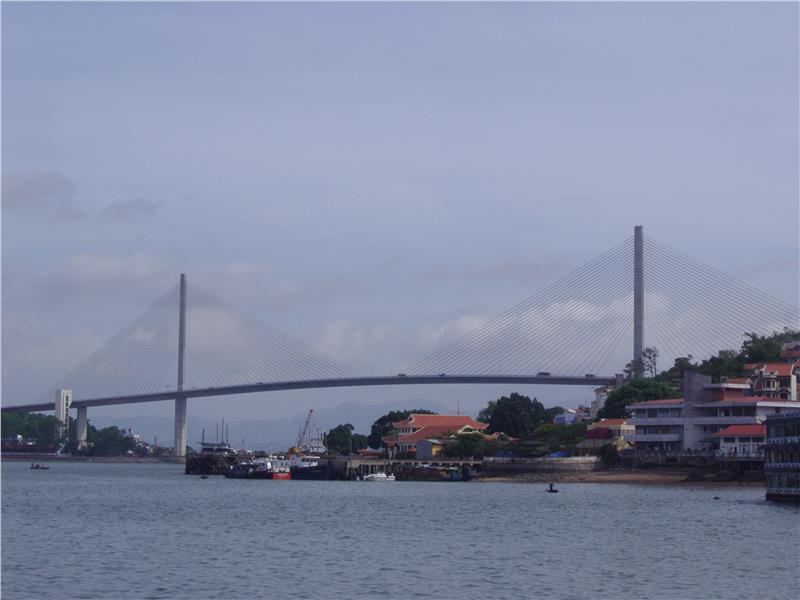 Bai Chay Bridge in Hạ Long Bay