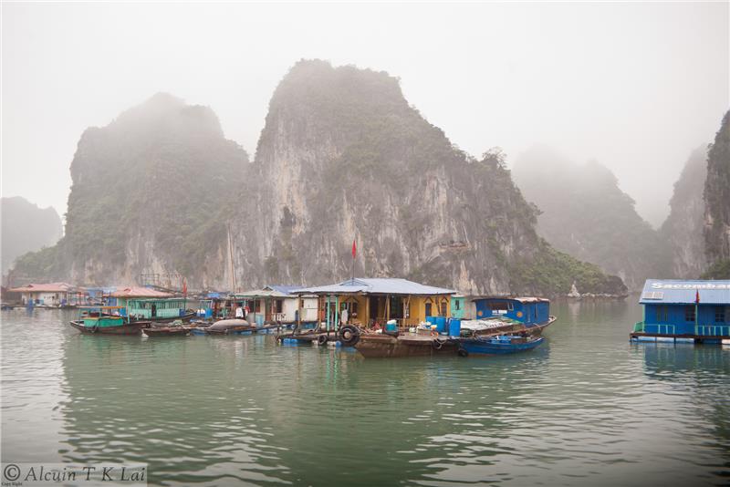  Cua Van fishing village