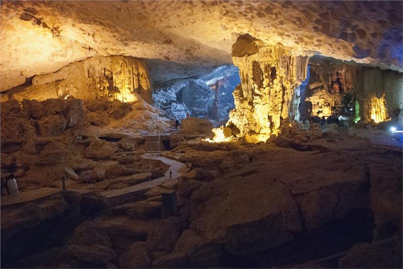 Dau Go Cave - Wooden Stakes Cave