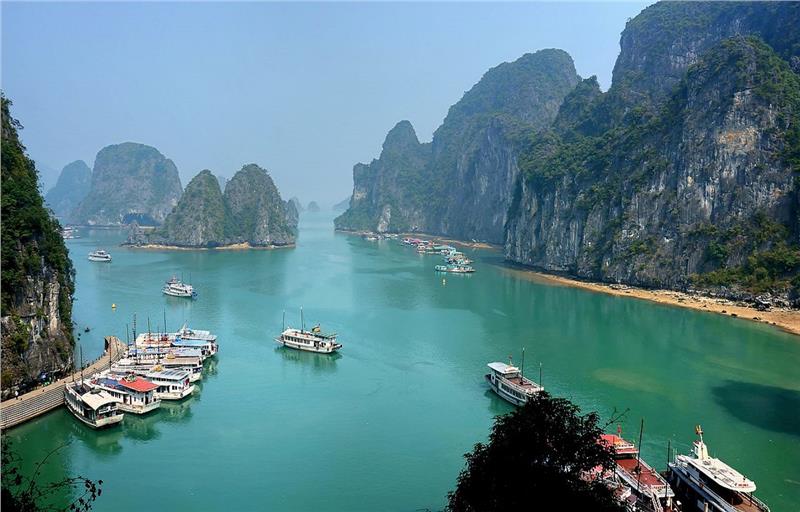 Travel Halong Bay in New Year and experience 8 interesting things