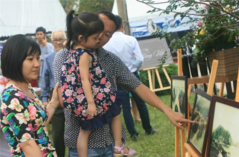 Halong Carnival 2014 exhibits antique Halong Bay photos