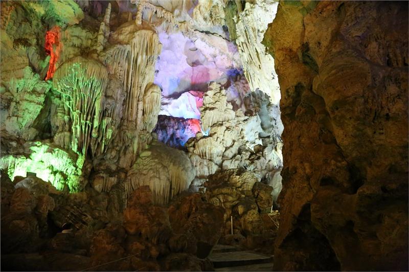 Breathtaking stalactites at Thien Cung Cave