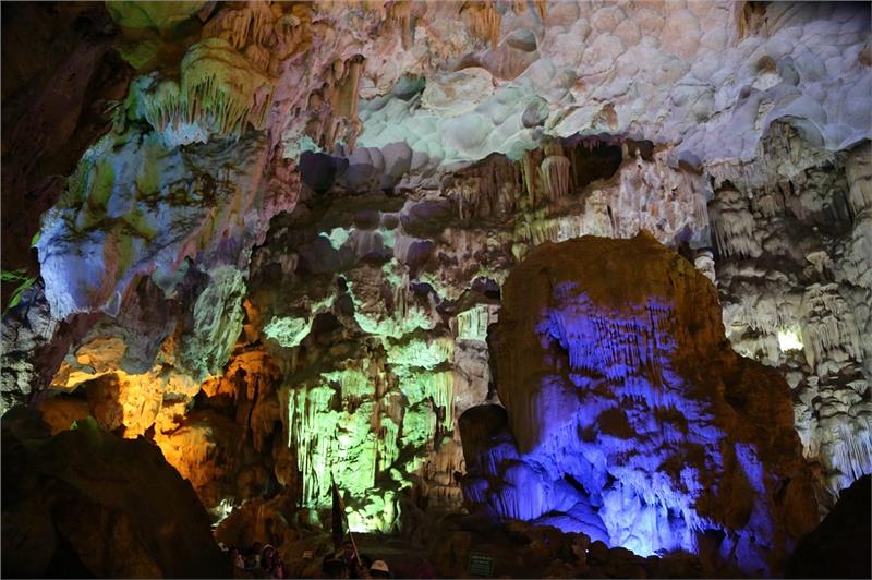 Stalagmites at Thien Cung Cave