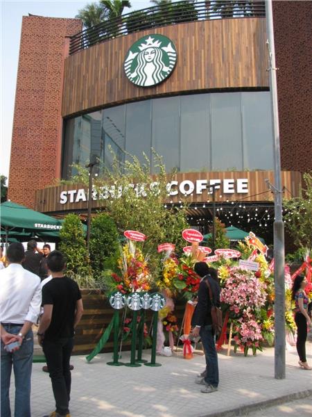A New Starbucks Coffee in Hanoi