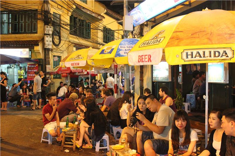 Ta Hien Beer Street in Hanoi Old Quarter