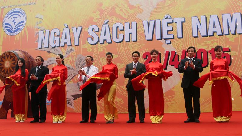 Vietnam Book Festival 2015 inaugurated in National Library