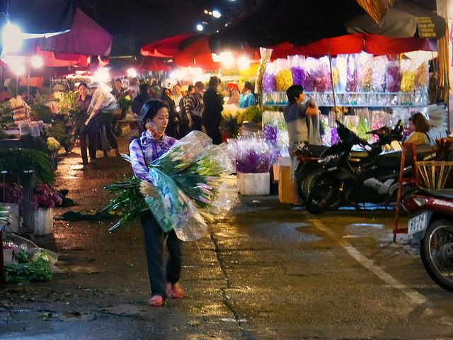 Hanoi Night Flower Market