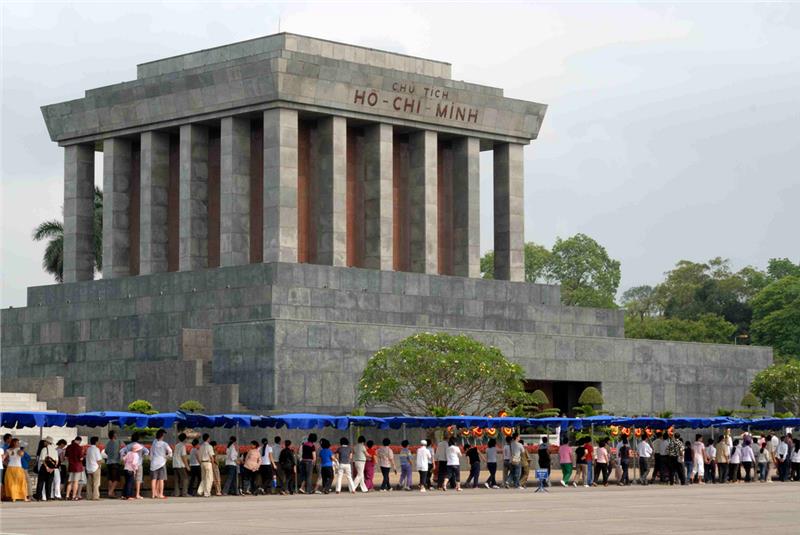 Tourists queue to visit Ho Chi Minh Mausoleum