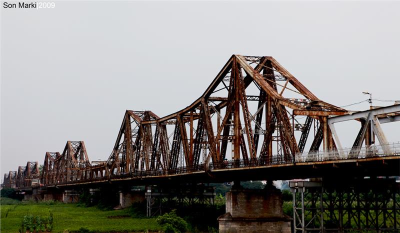 Long Bien Bridge in Hanoi