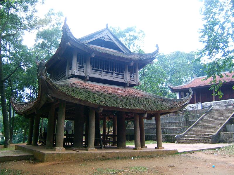 Inside Tram Gian Pagoda