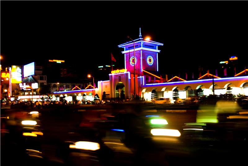 Ben Thanh market at night