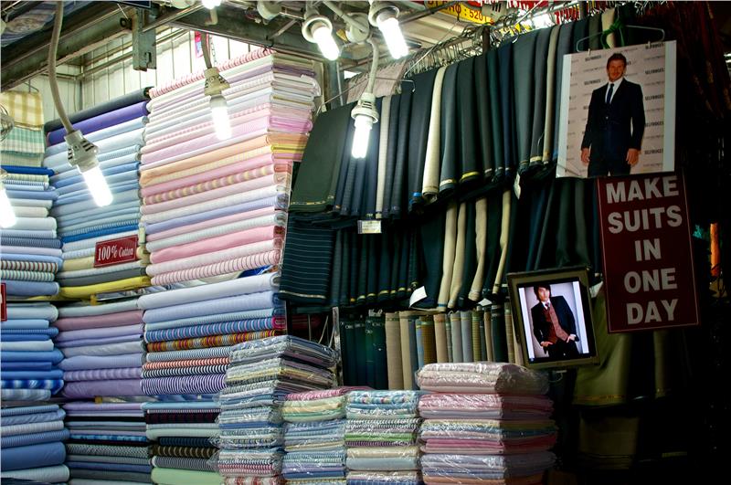 Make suits in one day in Ben Thanh Market