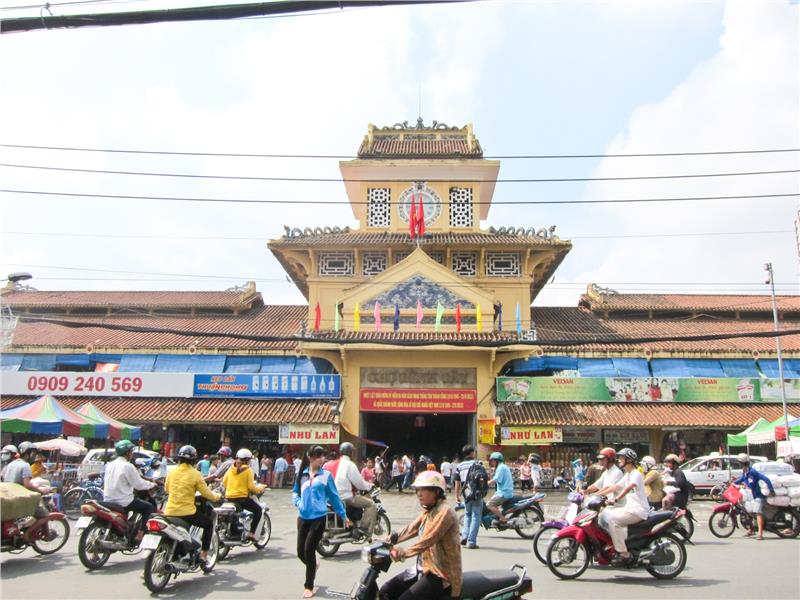 Binh Tay Market - Gate