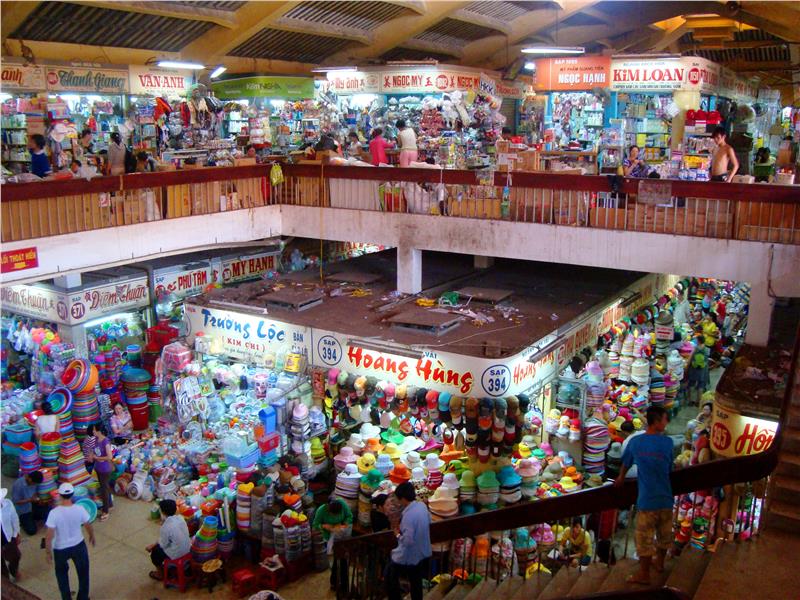 Small stalls inside Binh Tay Market