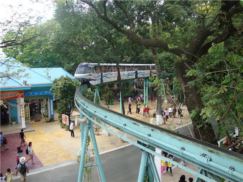 Monorail in Dam Sen Park