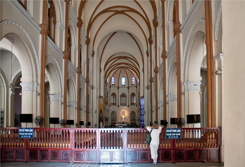 Notre Dame Cathedral Saigon - Interior