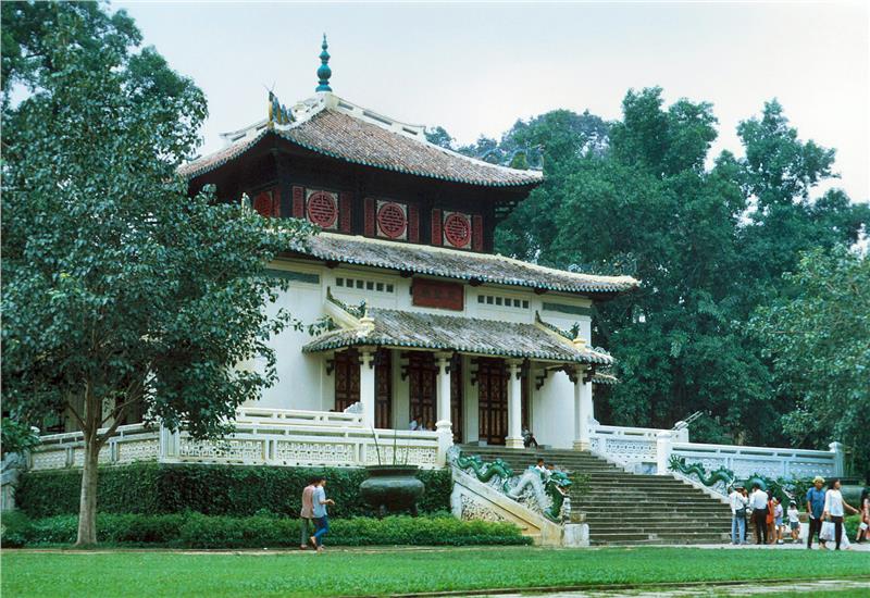 Saigon Zoo and Botanical Gardens in the past