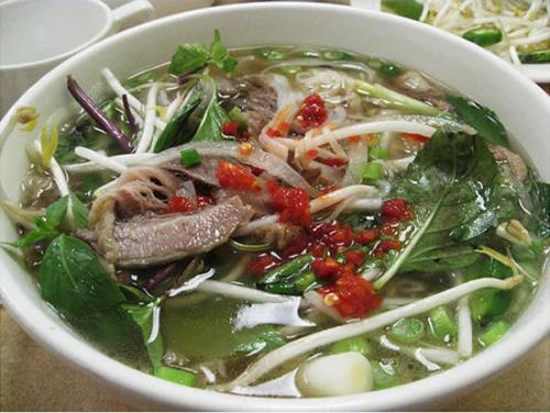 Traditional Vietnamese Chicken Noodle Soup 