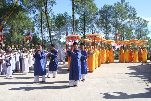 Solemn ritual in the Bodhisattva festival