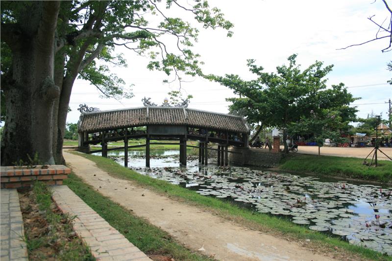 Thanh Toan Bridge